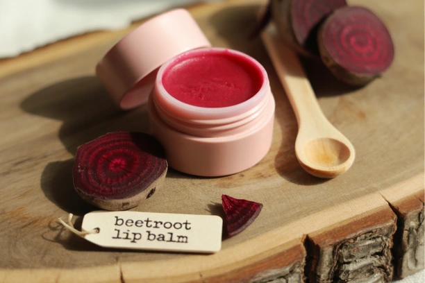 homemade beetroot lip balm