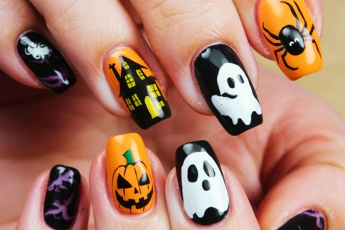 Spooky Halloween nail designs