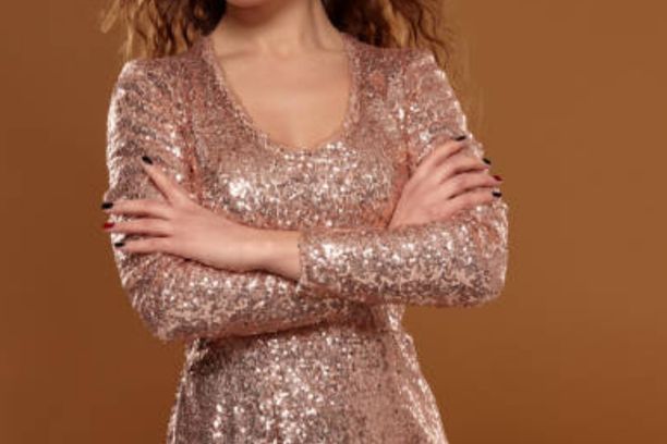 nails with rose gold dress