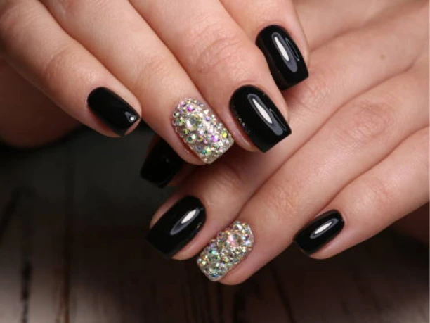 black nail art