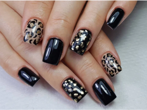 black nail art