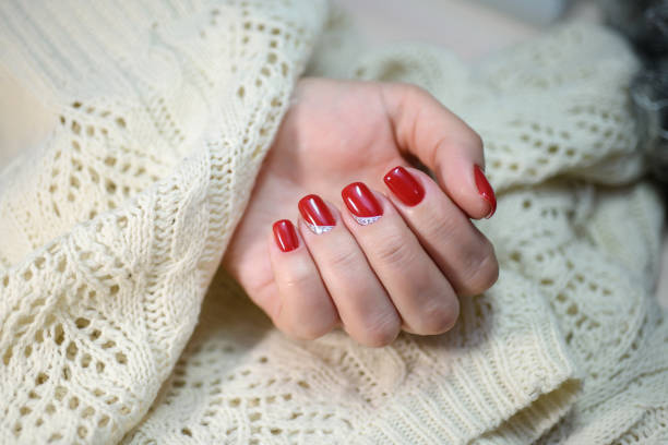 red nail designs