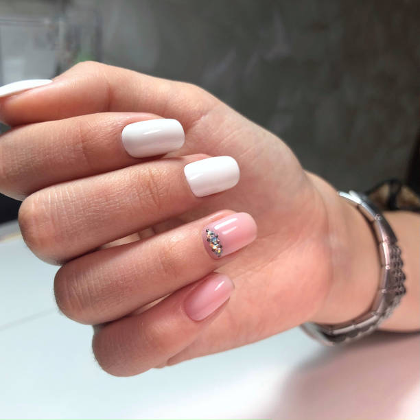 Nude summer nails