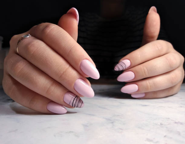nails with taupe dress