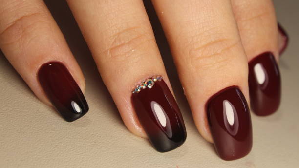nails with taupe dress