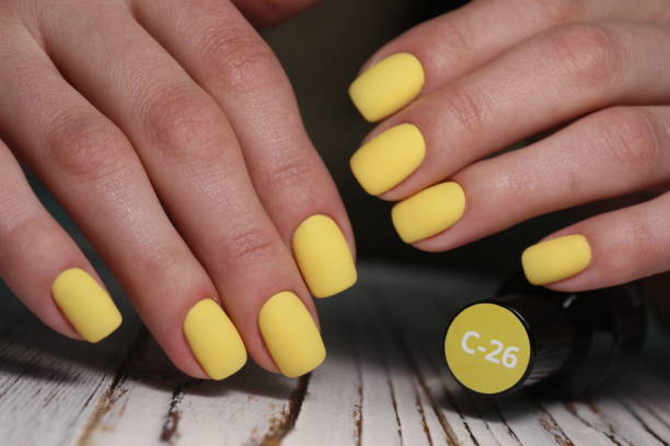 nails with taupe dress