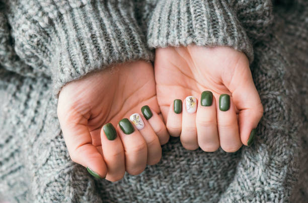 Green nail ideas for winters