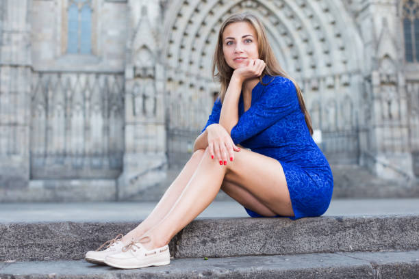 Nail colors with cobalt blue dress