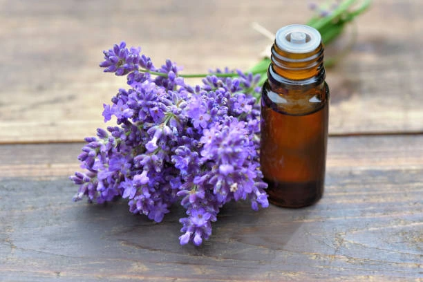 12 Best Smelling Essential Oils For Hair - With Ways To Use