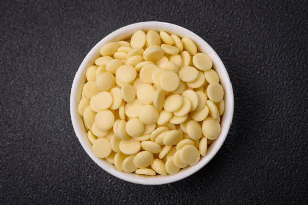 beeswax benefits for lips