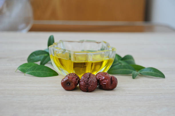 jojoba oil benefits for lips