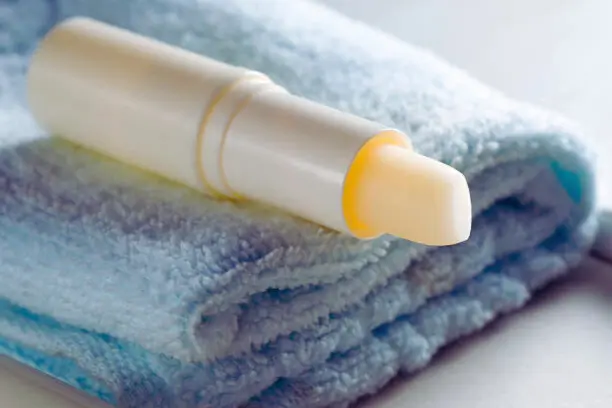 Diy lip balm for cracked lip corners