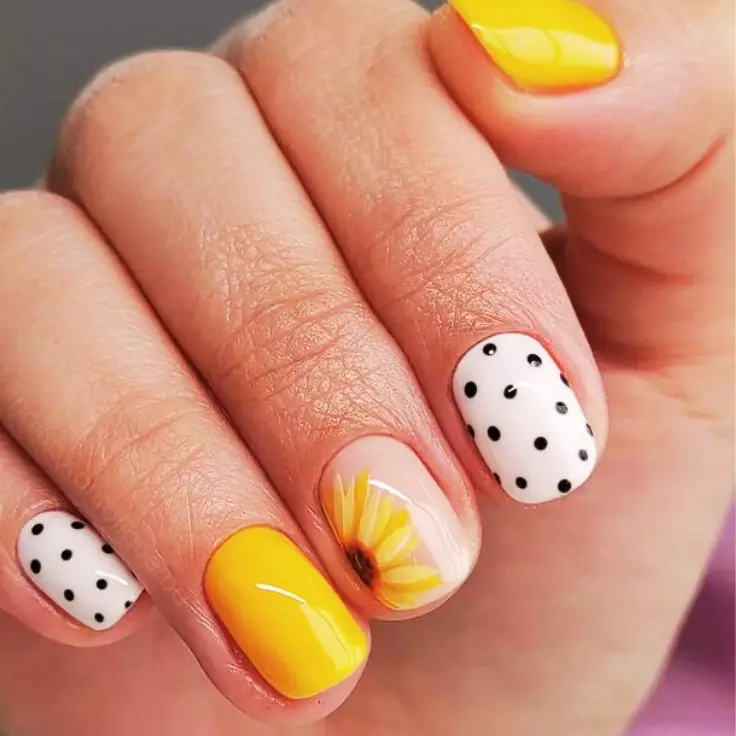 Sunflower nails