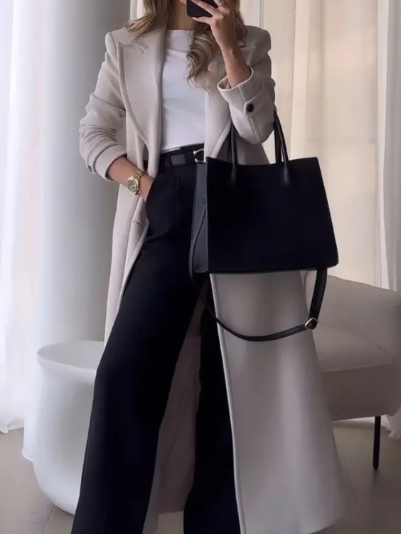 Stylish winter outfits for women for airport