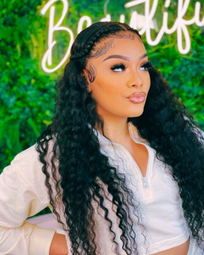 Stylish natural hairstyle for black women