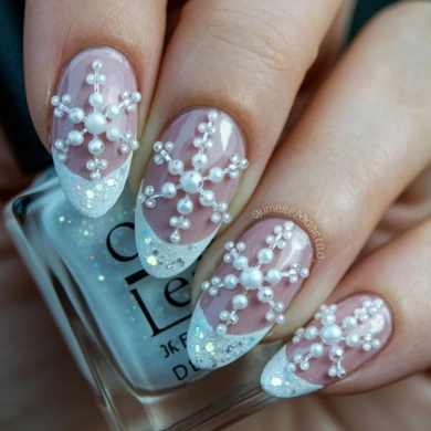 Snowflakes nail art design