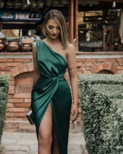 Simple hairstyles with one shoulder dress