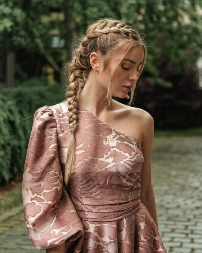 hairstyles with one shoulder dress