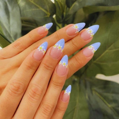 daisy spring nails