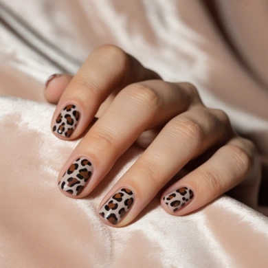 Leopard print nails