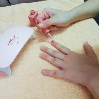 how to apply gel nail polish to natural nails