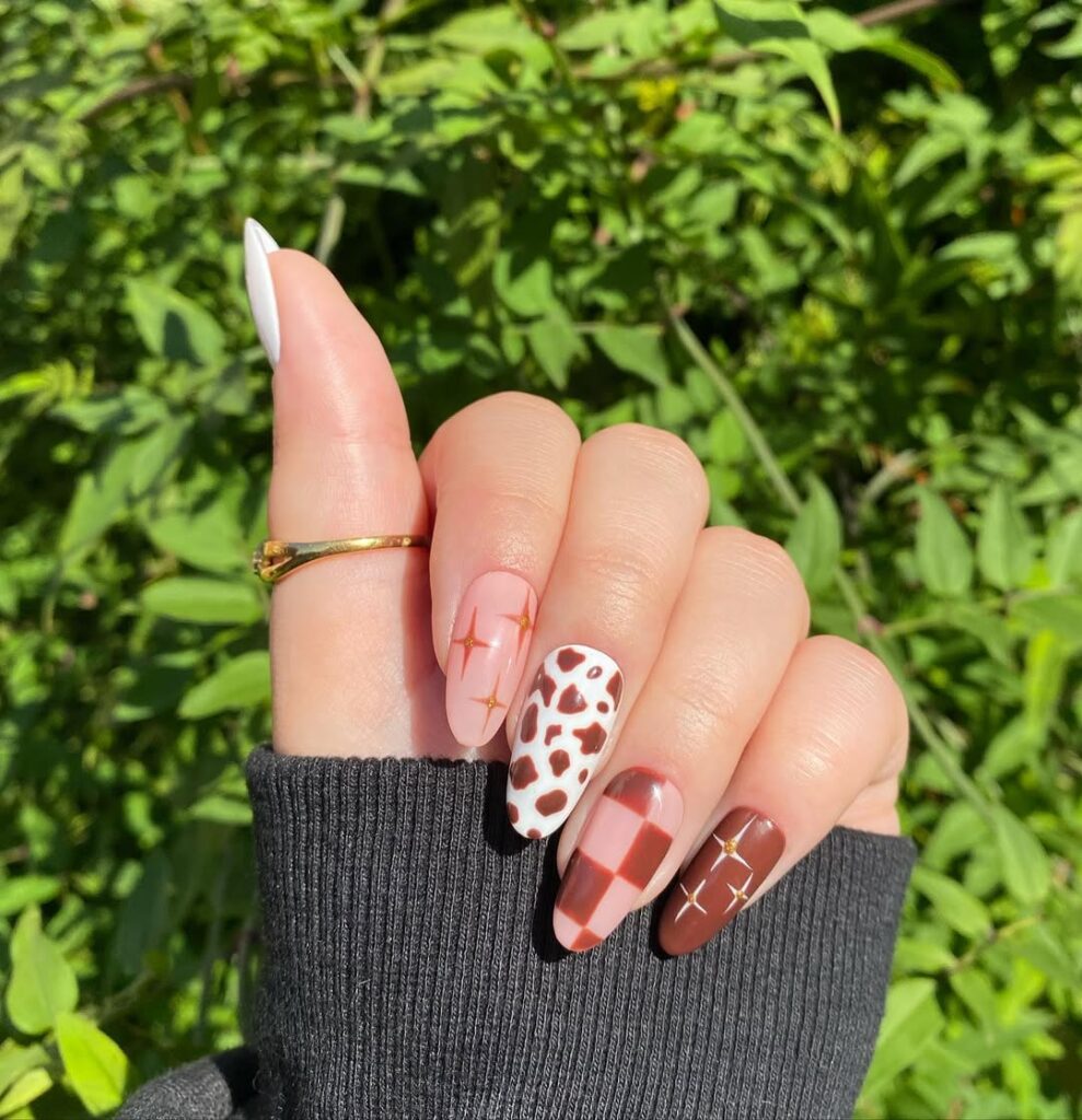cozy brown nails.