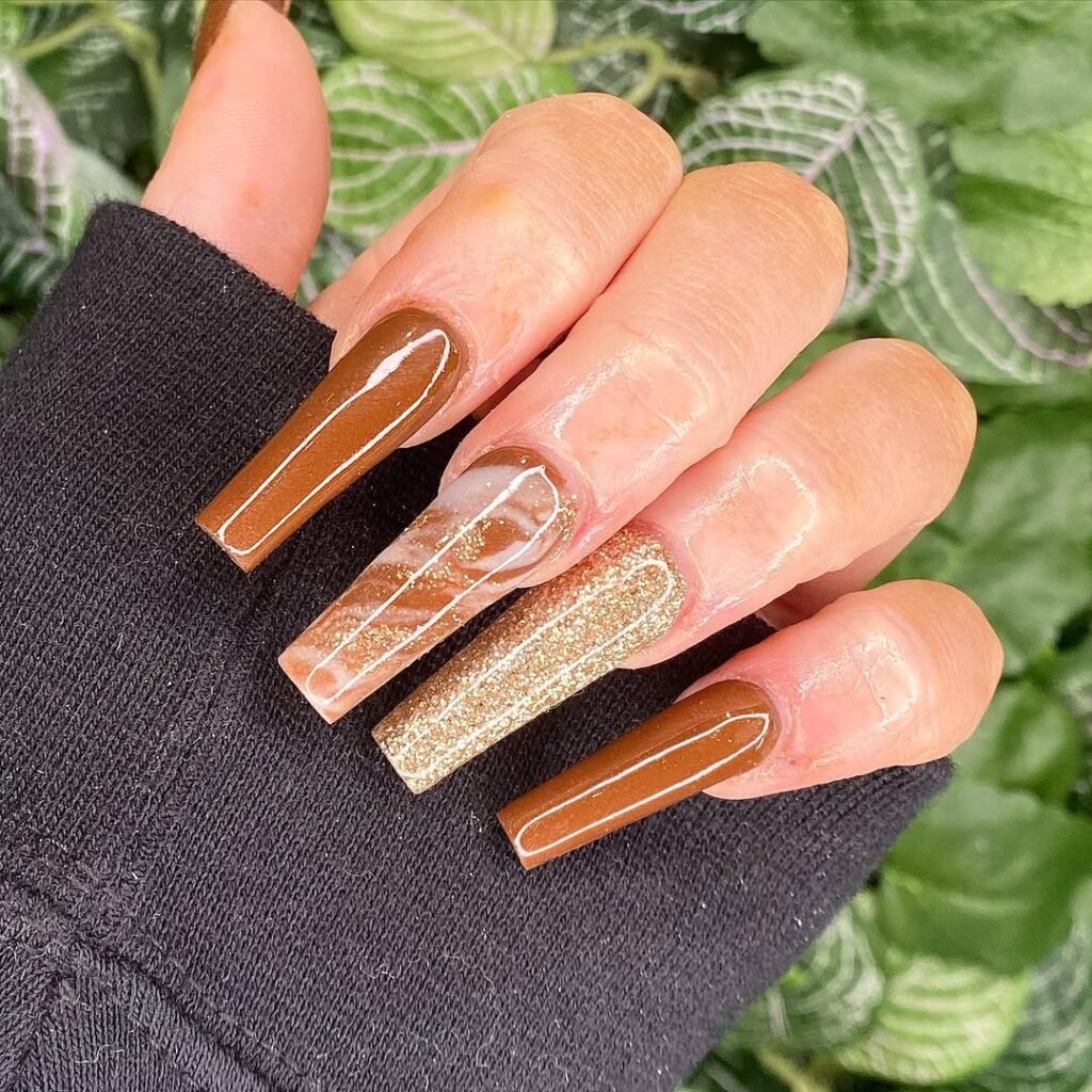 party brown nails.