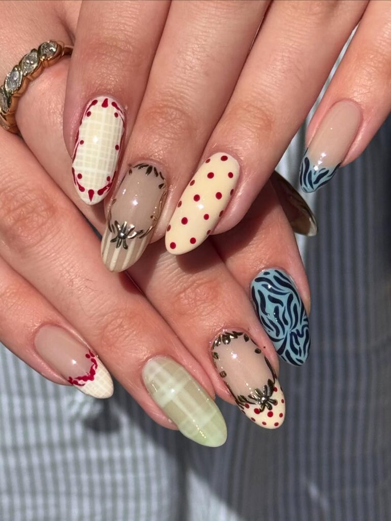 dot nails