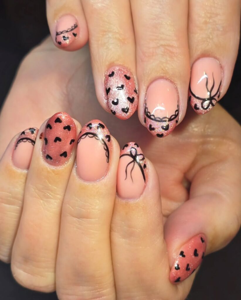 Cat eye lacy nails