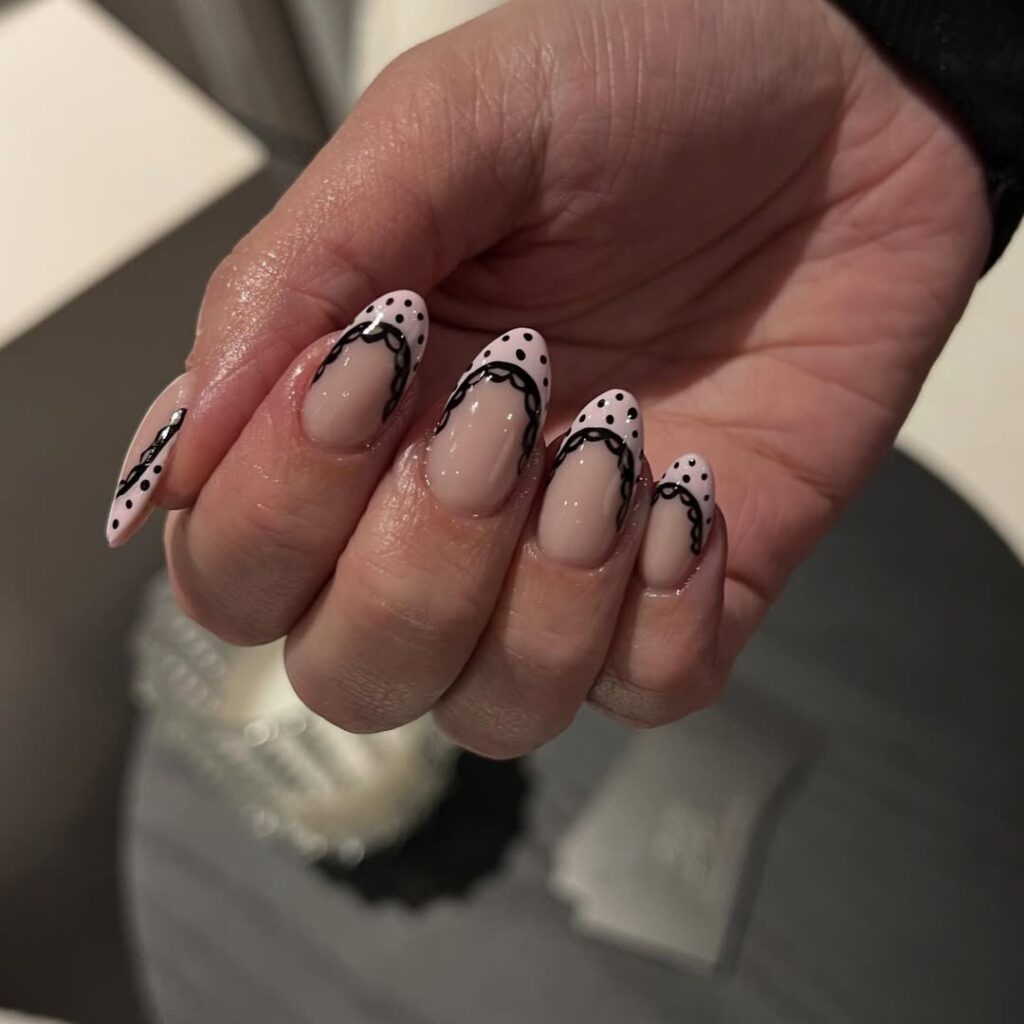 Simple lace nails